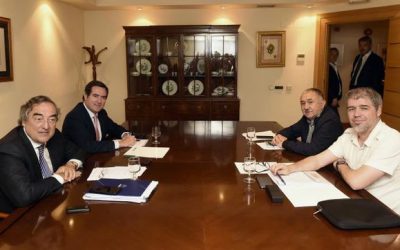 Los sindicatos y la patronal sellan el acuerdo de subida salarial con sueldos mínimos por convenio de 1.000 euros